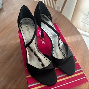 New black stilleto formal shoe 8.5